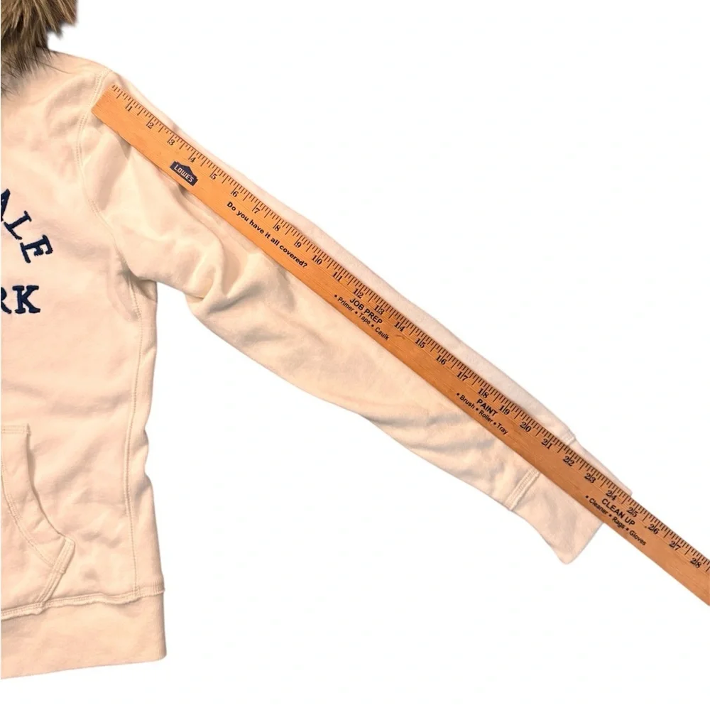 Aeropostale Y2K Women's Cream Hoodie with Faux Fur Trim - Picture 9 of 10